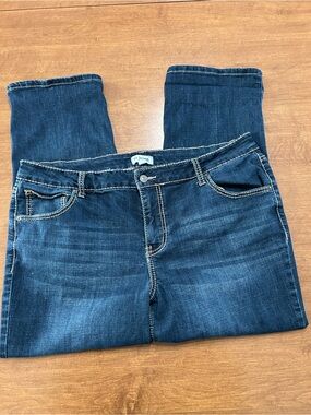 M Jeans by Maurices Mid-Rise Cropped/Capri Jeans